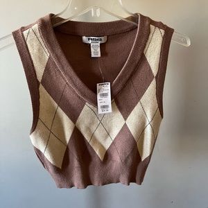 RSQ Cropped Sweater Vest
